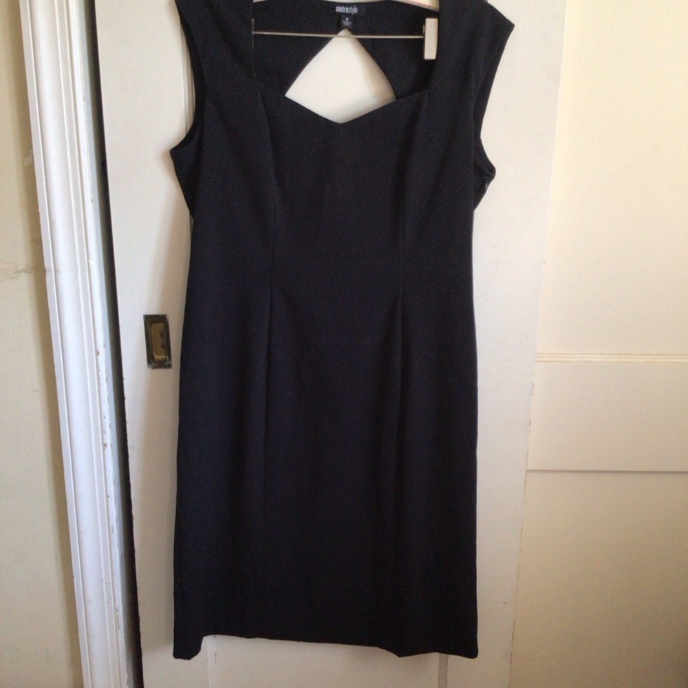 NWOT metrostyle Black Sleeveless Midi Dress with Back Cutout
